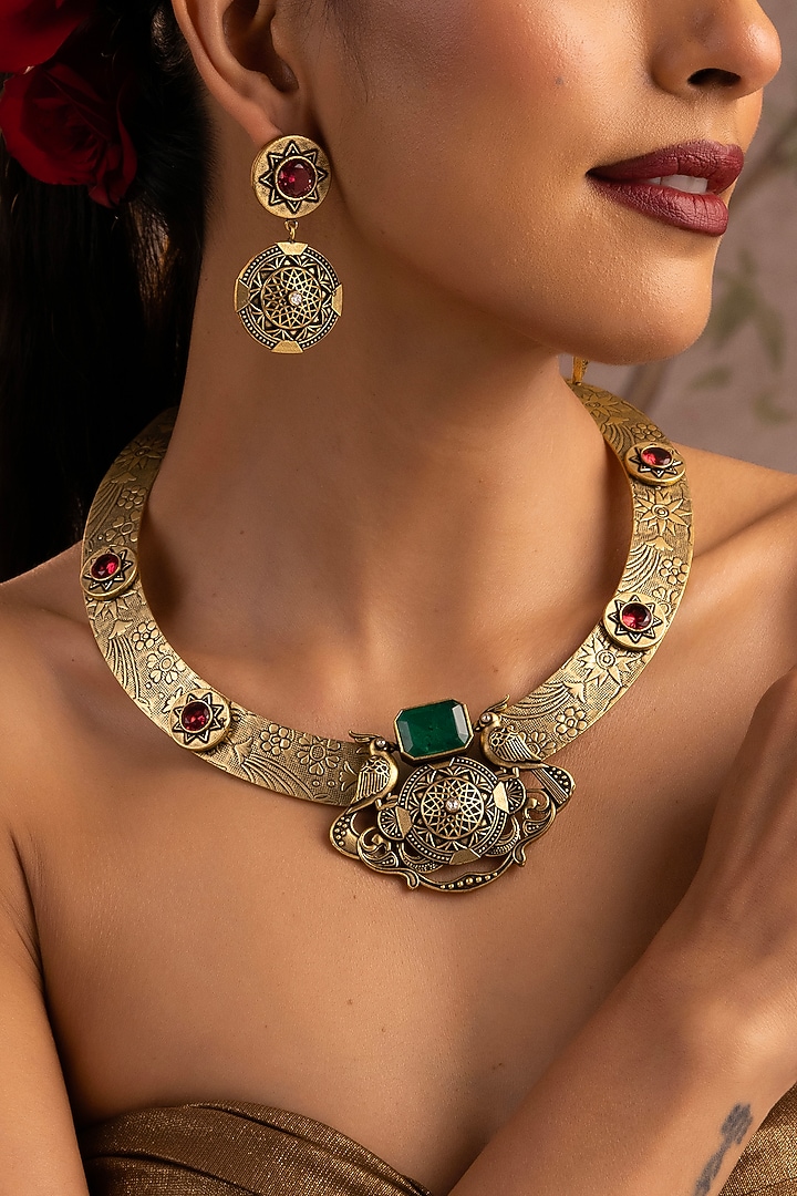 Gold Finish Emerald Green & Ruby Kundan Polki Hasli Necklace Set by Swabhimann Jewellery at Pernia's Pop Up Shop