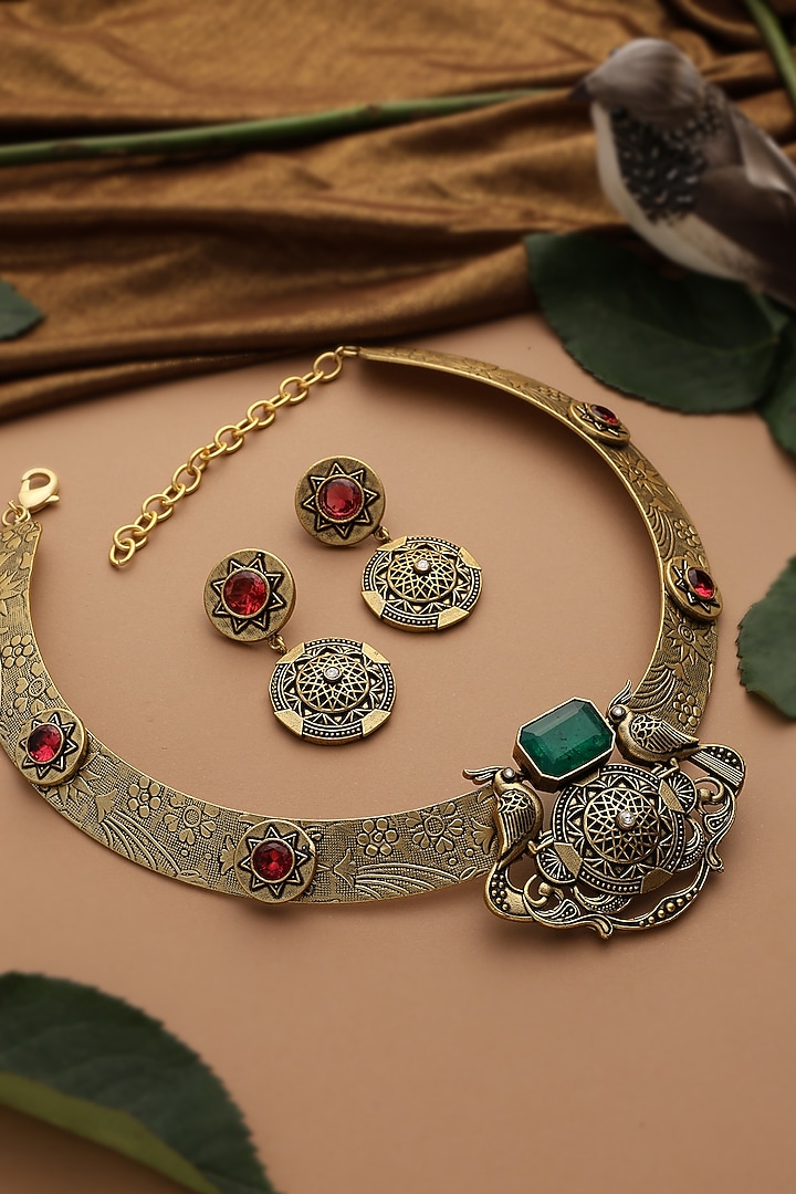 Gold Finish Emerald Green & Ruby Kundan Polki Hasli Necklace Set by Swabhimann Jewellery at Pernia's Pop Up Shop