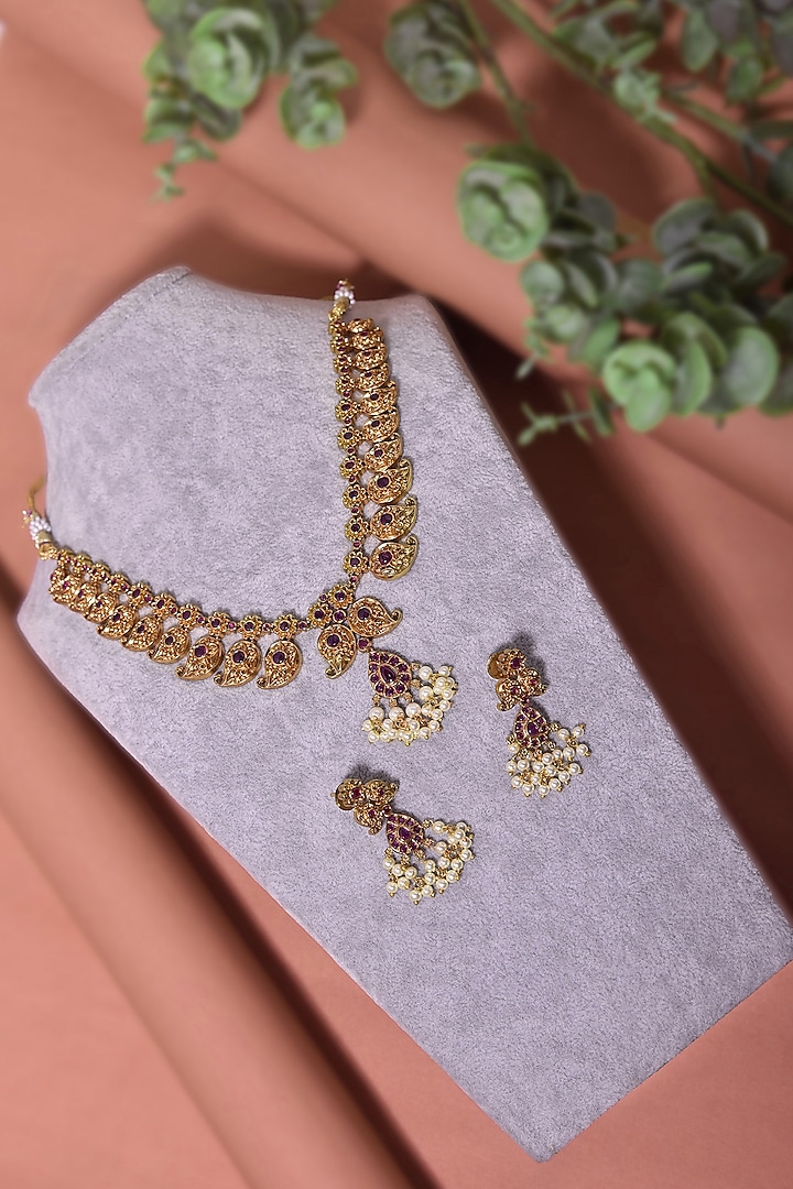 Gold Finish Ruby Synthetic Stone Necklace Set by Swabhimann Jewellery at  Pernia's Pop Up Shop