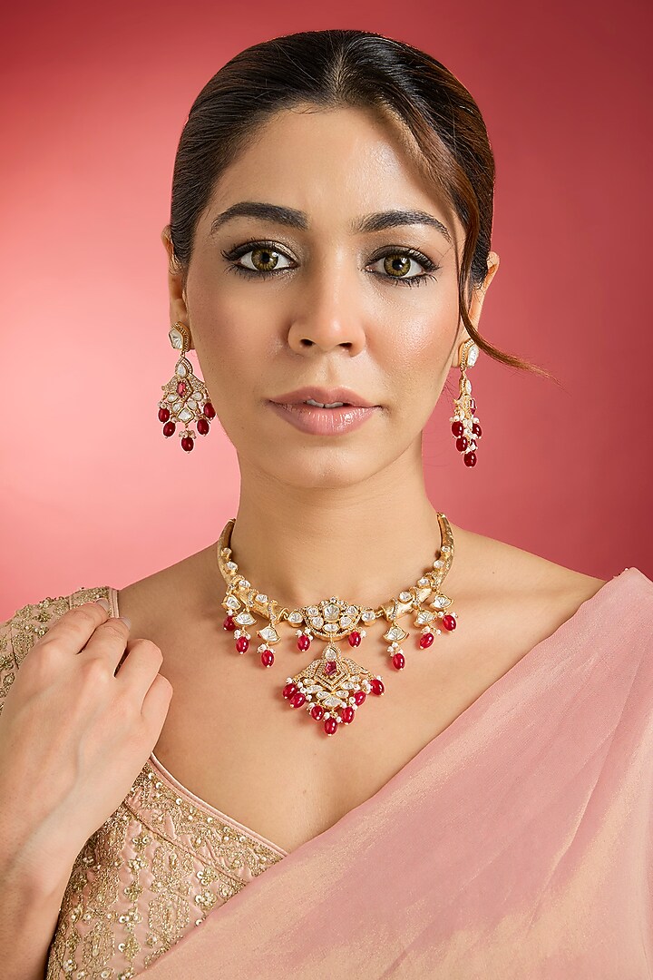 Rose Gold Finish Red Kundan Polki Hasli Necklace Set by Swabhimann Jewellery at Pernia's Pop Up Shop