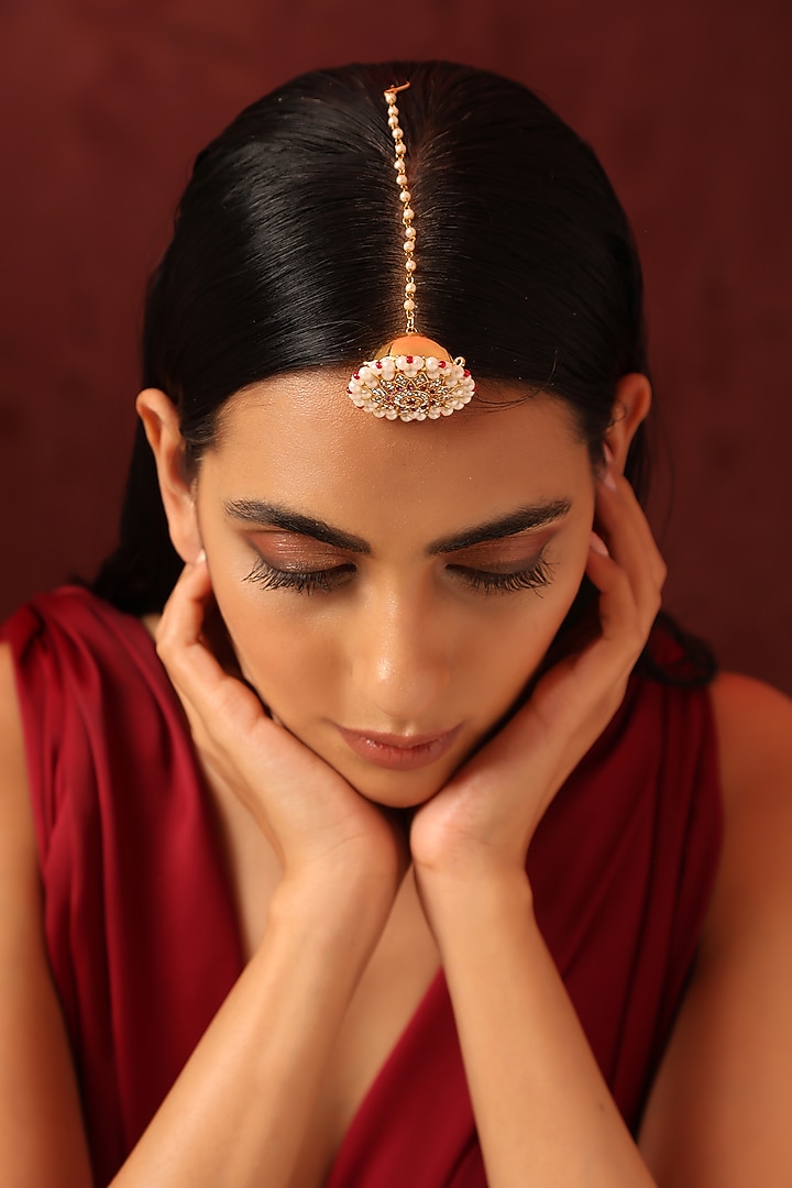 Gold Finish Red Kundan Polki Maangtikka by Swabhimann Jewellery at Pernia's Pop Up Shop