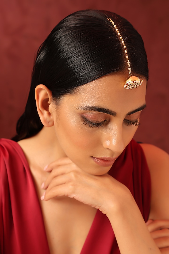 Gold Finish Red Kundan Polki Maangtikka by Swabhimann Jewellery at Pernia's Pop Up Shop
