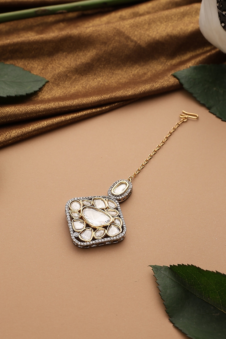 Gold Finish Kundan Polki Maang Tikka by Swabhimann Jewellery at Pernia's Pop Up Shop