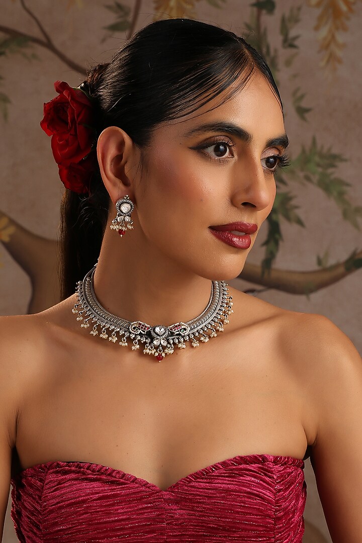 White Finish Red Kundan Polki Hasli Necklace Set by Swabhimann Jewellery at Pernia's Pop Up Shop