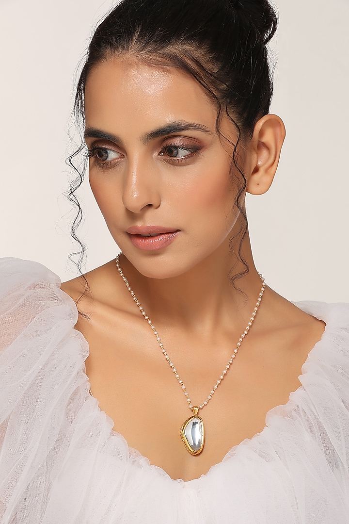 Gold Finish Kundan Polki Pendant Necklace by Swabhimann Jewellery at Pernia's Pop Up Shop