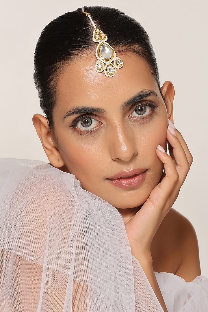 Gold Finish Kundan Polki Maang Tikka by Swabhimann Jewellery at Pernia's Pop Up Shop