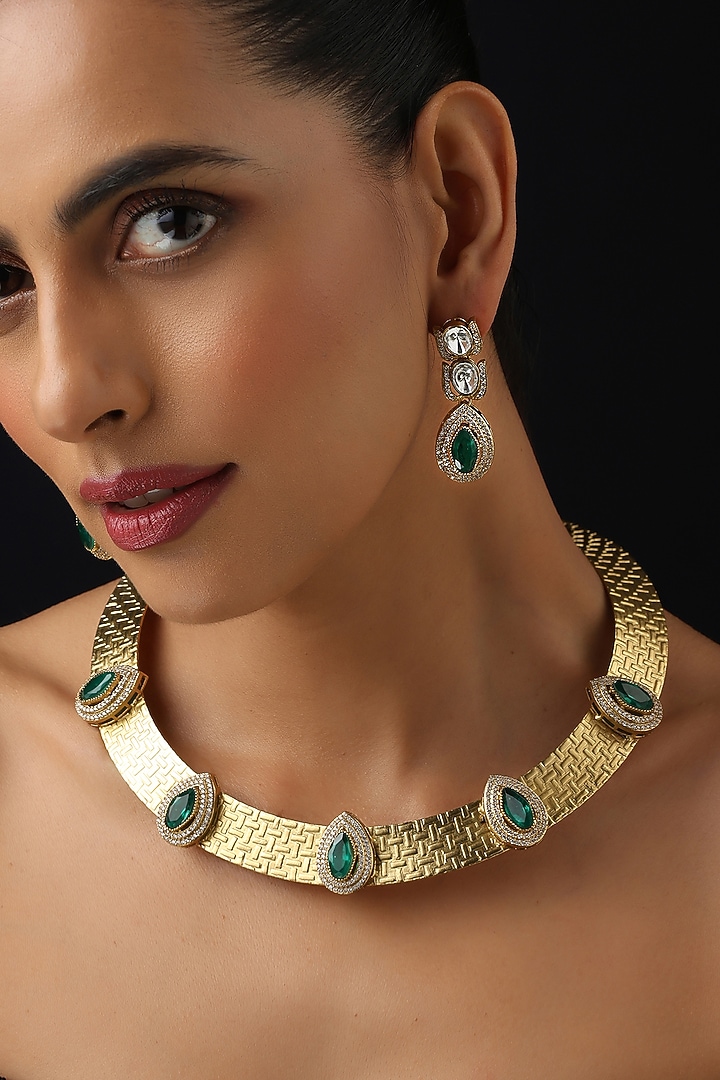 Gold Finish Emerald Hasli Necklace Set by Swabhimann Jewellery at Pernia's Pop Up Shop