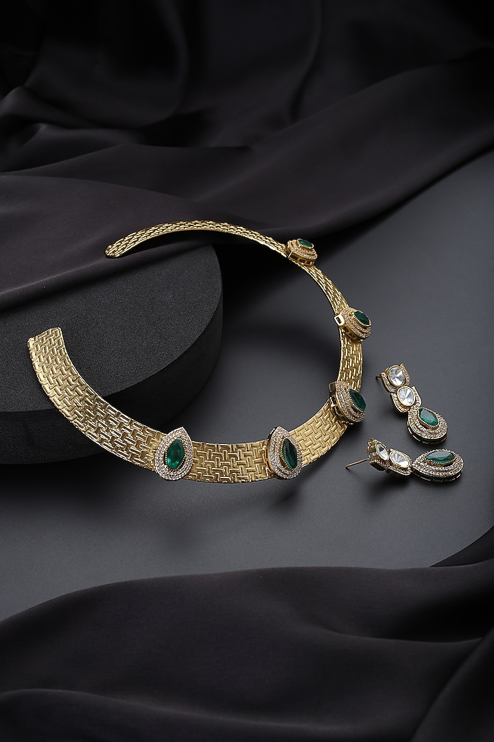 Gold Finish Emerald Hasli Necklace Set by Swabhimann Jewellery at Pernia's Pop Up Shop