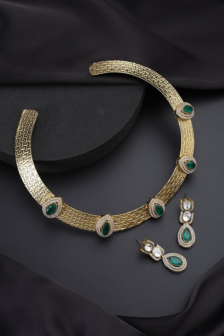 Gold Finish Emerald Hasli Necklace Set by Swabhimann Jewellery at Pernia's Pop Up Shop