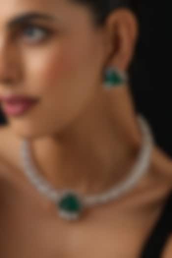Rose Gold Finish Emerald & Kundan Polki Hasli Necklace Set by Swabhimann Jewellery at Pernia's Pop Up Shop