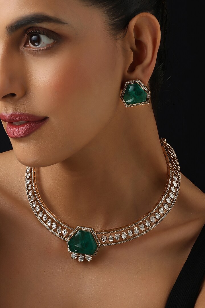 Rose Gold Finish Emerald & Kundan Polki Hasli Necklace Set by Swabhimann Jewellery at Pernia's Pop Up Shop