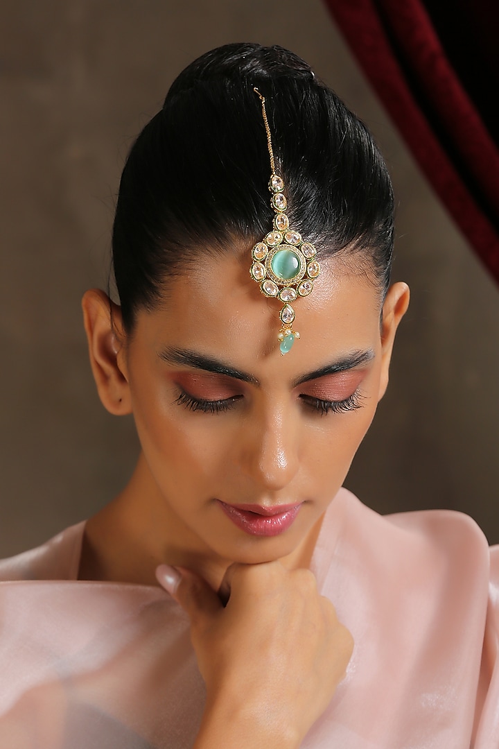 Gold Finish Kundan Polki Maang Tikka by Swabhimann Jewellery at Pernia's Pop Up Shop