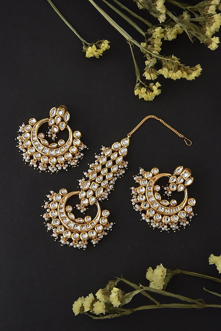 Gold Finish Synthetic Stone & Kundan Polki Earrings With Maangtikka by Swabhimann Jewellery at Pernia's Pop Up Shop
