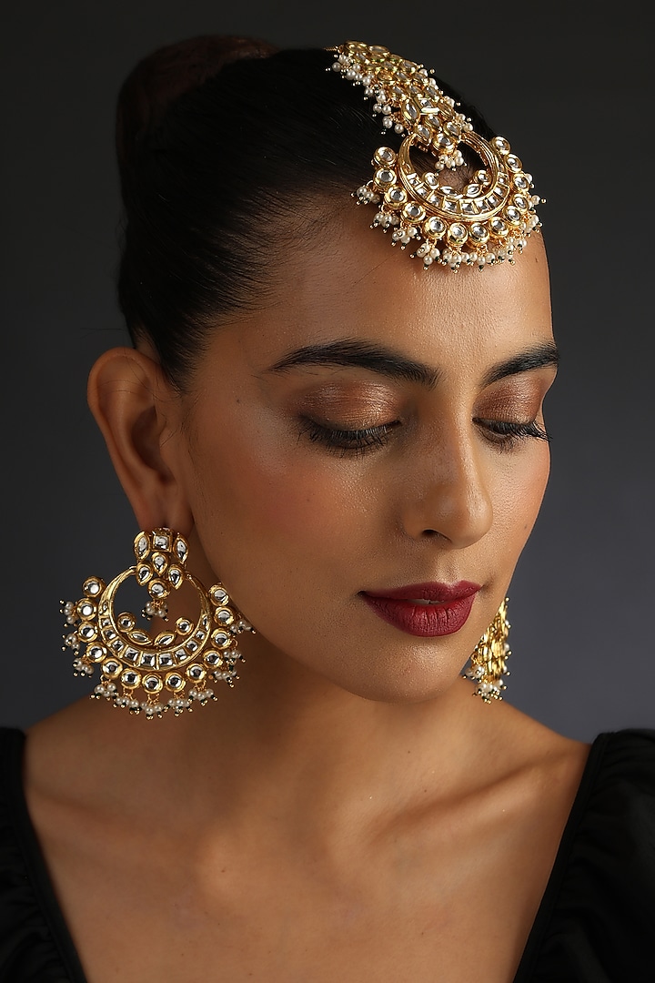 Gold Finish Synthetic Stone & Kundan Polki Earrings With Maangtikka by Swabhimann Jewellery at Pernia's Pop Up Shop