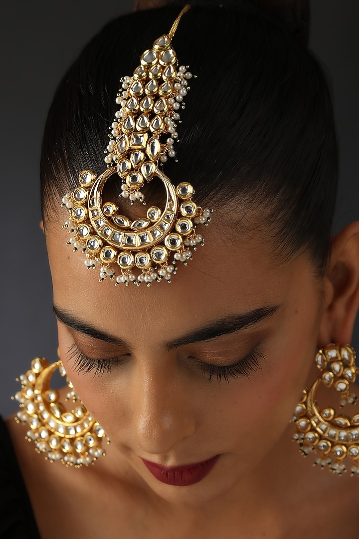 Gold Finish Synthetic Stone & Kundan Polki Earrings With Maangtikka by Swabhimann Jewellery at Pernia's Pop Up Shop