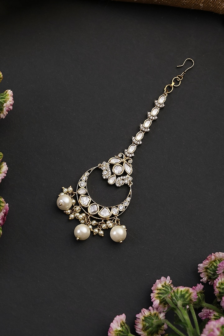 Gold Finish Kundan Polki Handcrafted Maangtikka by Swabhimann Jewellery at Pernia's Pop Up Shop