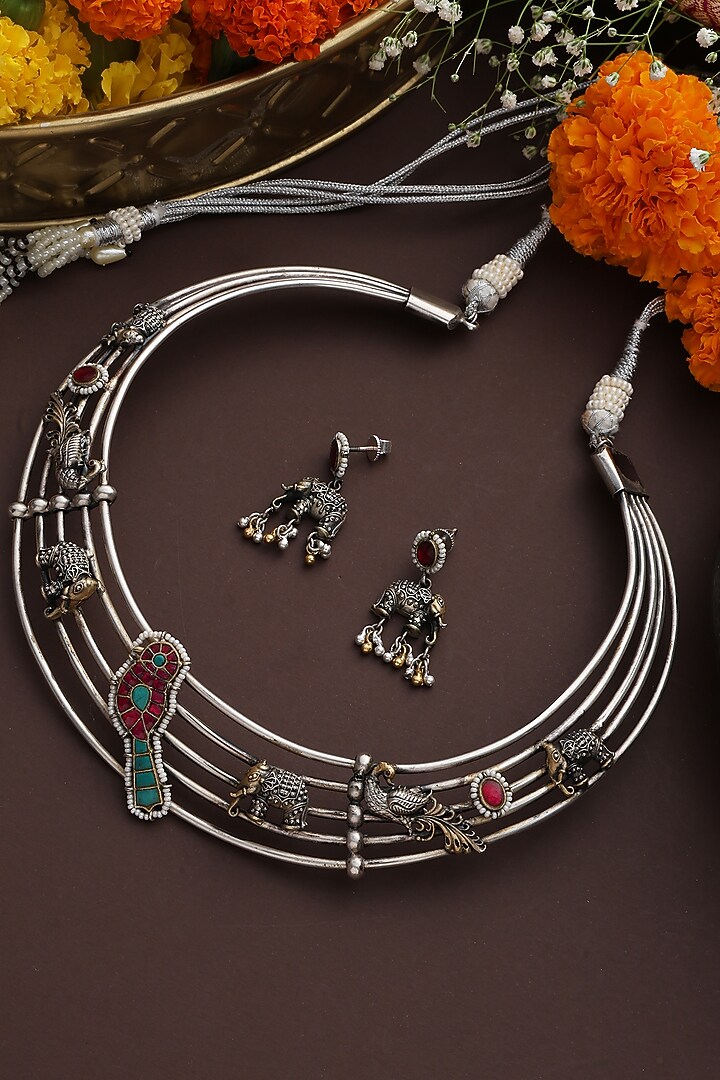 White Finish Jadau Kundan Polki Hasli Necklace Set by Swabhimann Jewellery at Pernia's Pop Up Shop