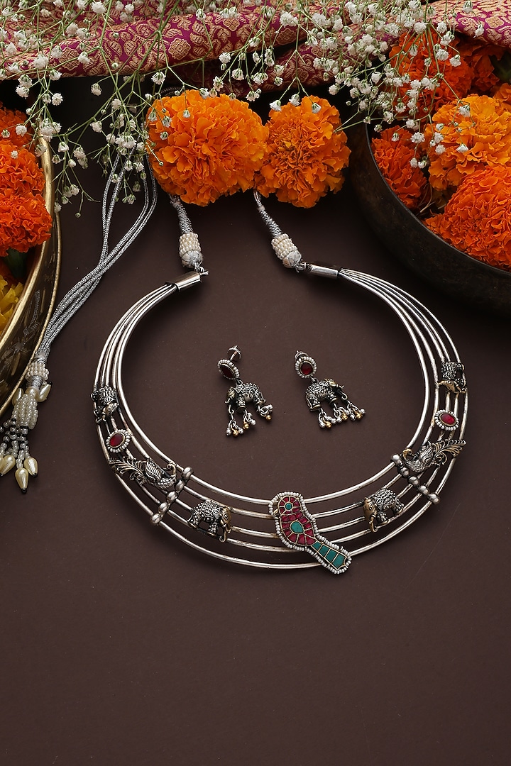 White Finish Jadau Kundan Polki Hasli Necklace Set by Swabhimann Jewellery at Pernia's Pop Up Shop