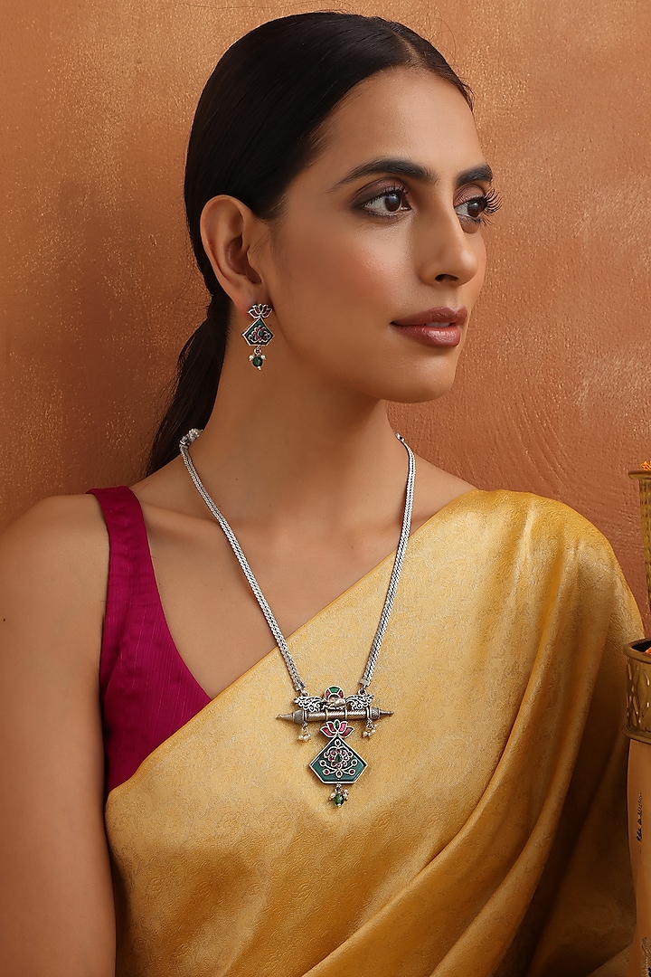 White Finish Jadau Kundan Polki Pendant Necklace Set by Swabhimann Jewellery at Pernia's Pop Up Shop