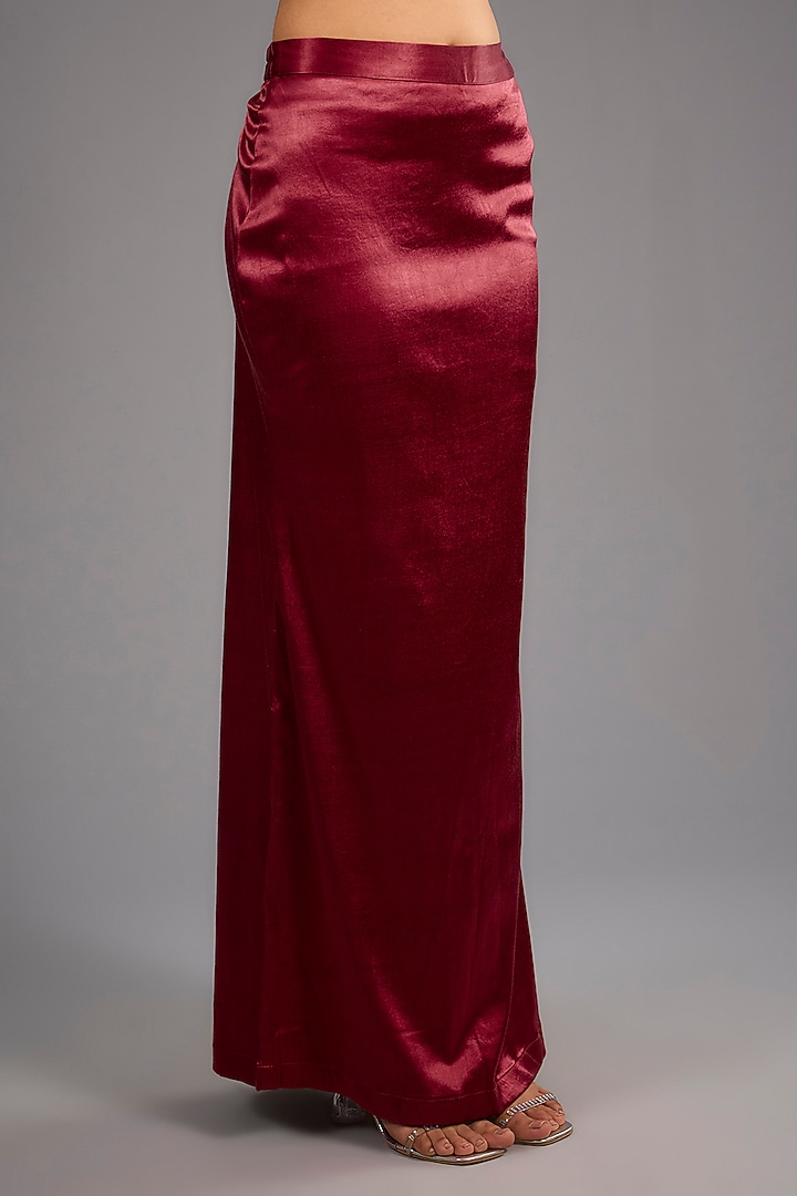 Red Satin Sequins Reception Saree Set by Sawan Gandhi at Pernia's Pop Up Shop