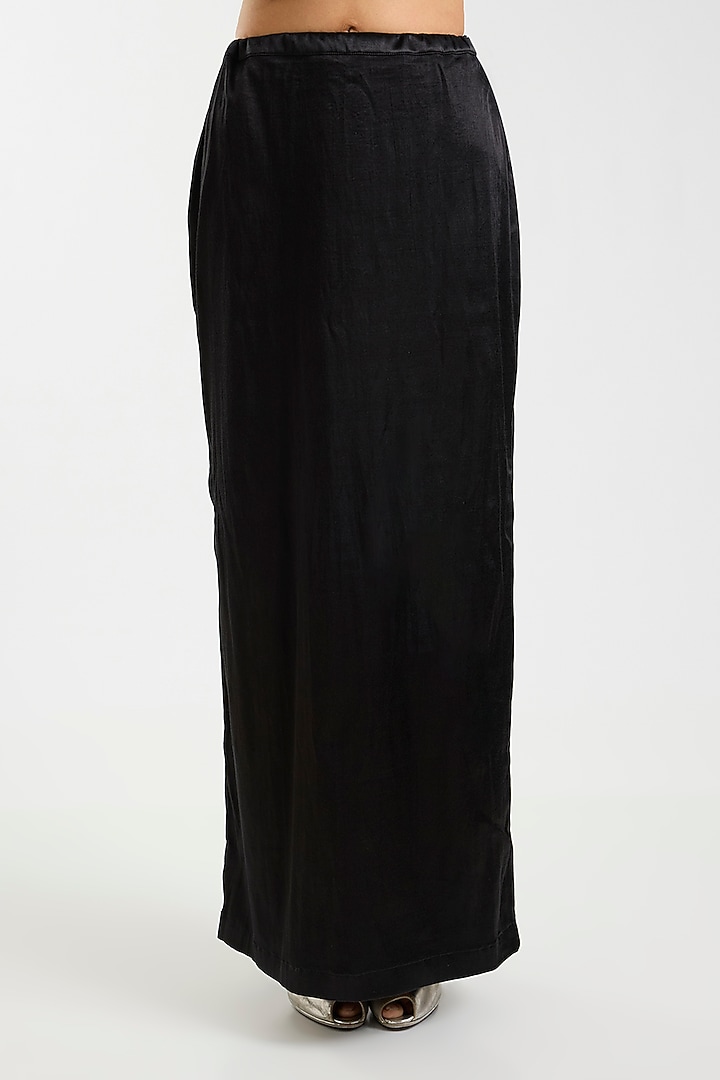 Black & Silver Georgette Sequins Jaal Embroidered Bridal Saree Set by Sawan Gandhi at Pernia's Pop Up Shop