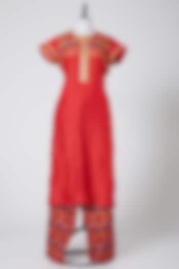 Red Kurta Set by Swati Jain at Pernia's Pop Up Shop