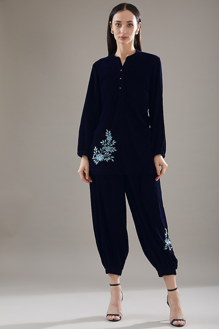 Blue Velvet Embroidered Pant Set by Swati Jain at Pernia's Pop Up Shop