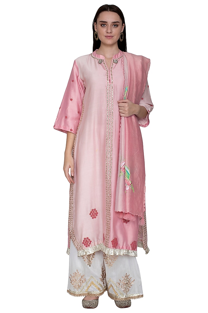 Blush Pink Embroidered Kurta Set by Swati Jain
