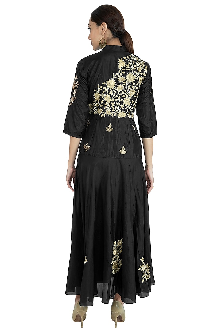 Black Embroidered Kurta With Pants by Swati Jain at Pernia's Pop Up Shop