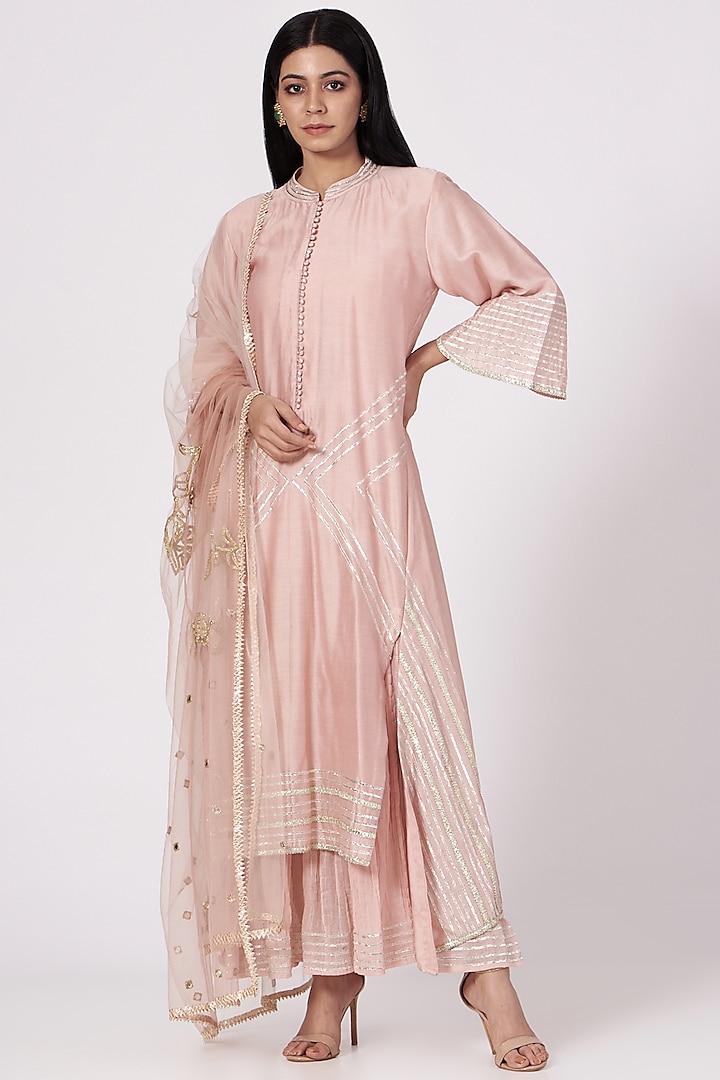 Blush Pink Embroidered High-Low Kurta Set by Swati Jain