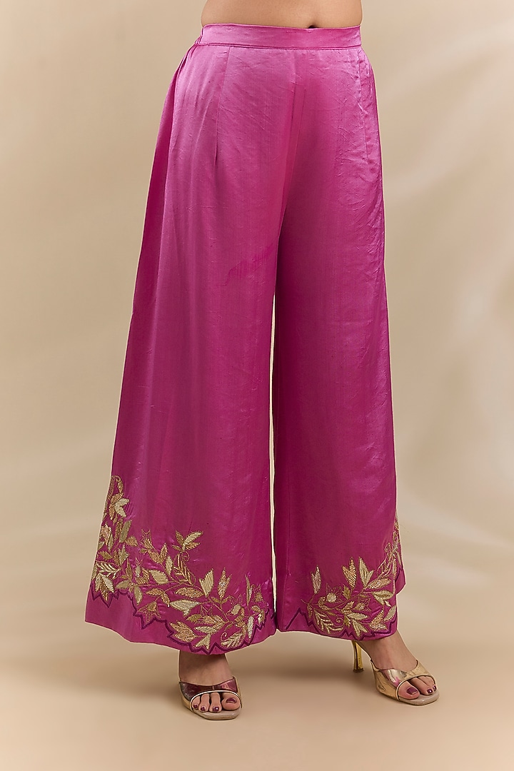 Pink Cotton Satin Embroidered Asymmetrical Kurta Set by Swati Jain at Pernia's Pop Up Shop