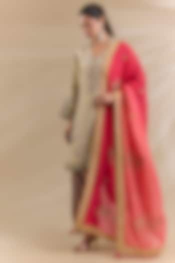 Ivory Tissue Embroidered Kurta Set by Swati Jain at Pernia's Pop Up Shop