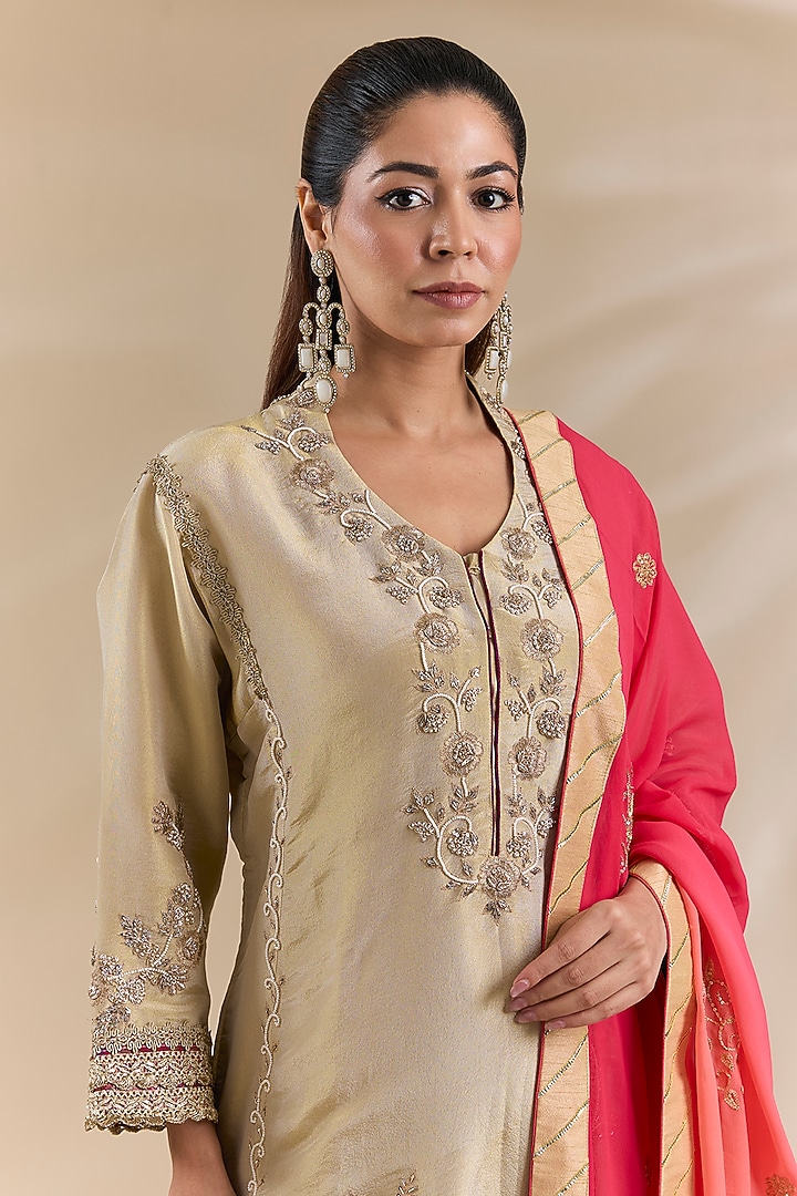 Ivory Tissue Embroidered Kurta Set by Swati Jain at Pernia's Pop Up Shop