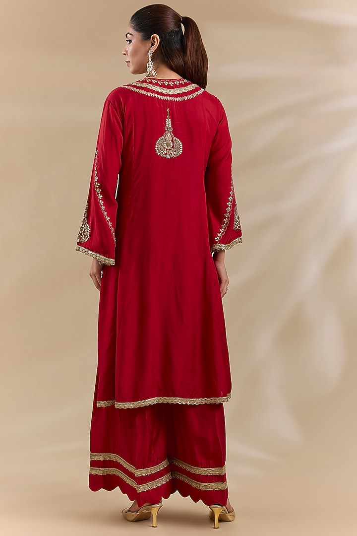 Red Dola Organza Embroidered Kurta Set by Swati Jain at Pernia's Pop Up Shop