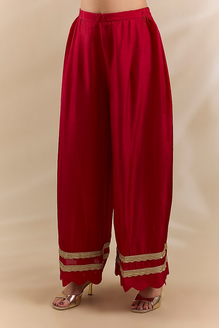 Red Dola Organza Embroidered Kurta Set by Swati Jain at Pernia's Pop Up Shop