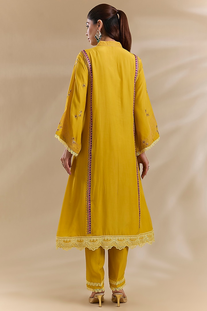 Yellow Crepe Embroidered Kurta Set by Swati Jain at Pernia's Pop Up Shop