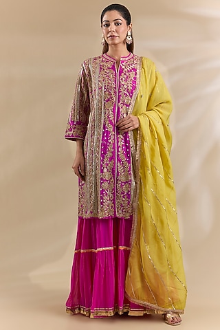 Pink Dola Silk Crepe Embroidered Kurta Set by Swati Jain