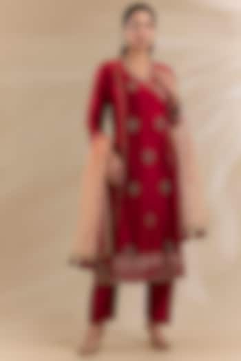 Red Dola Silk Embroidered A-Line Kurta Set by Swati Jain at Pernia's Pop Up Shop