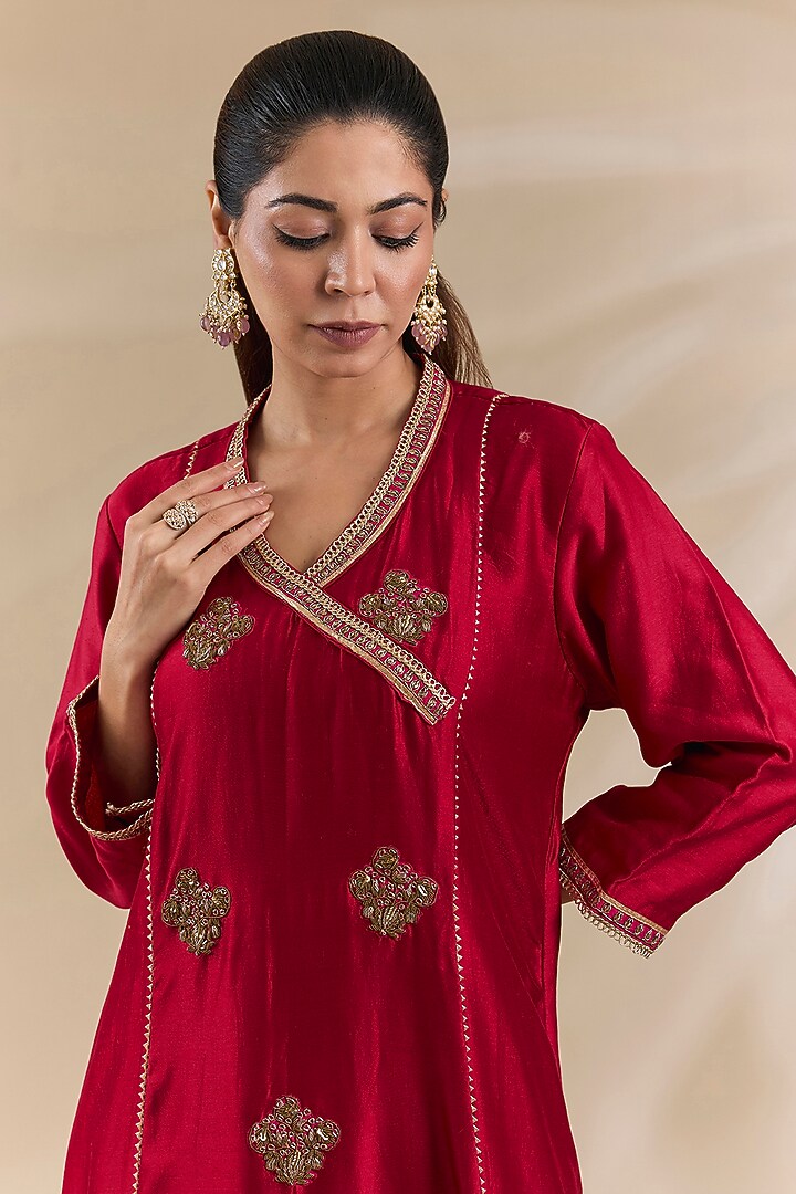 Red Dola Silk Embroidered A-Line Kurta Set by Swati Jain at Pernia's Pop Up Shop