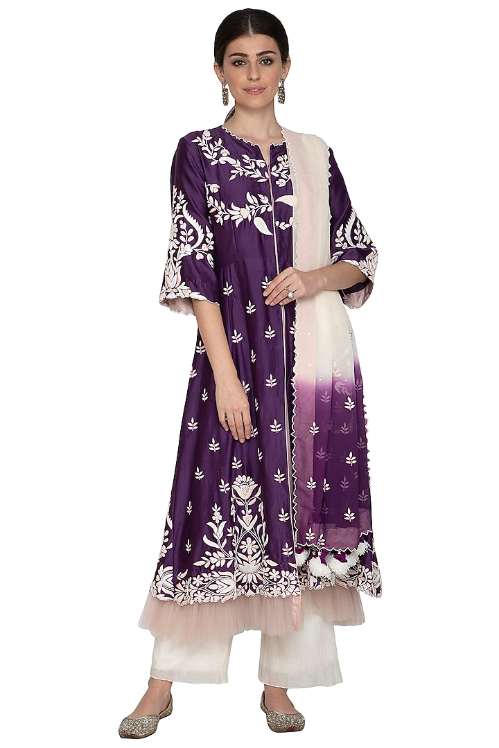 Purple Embroidered Kurta Set by Swati Jain