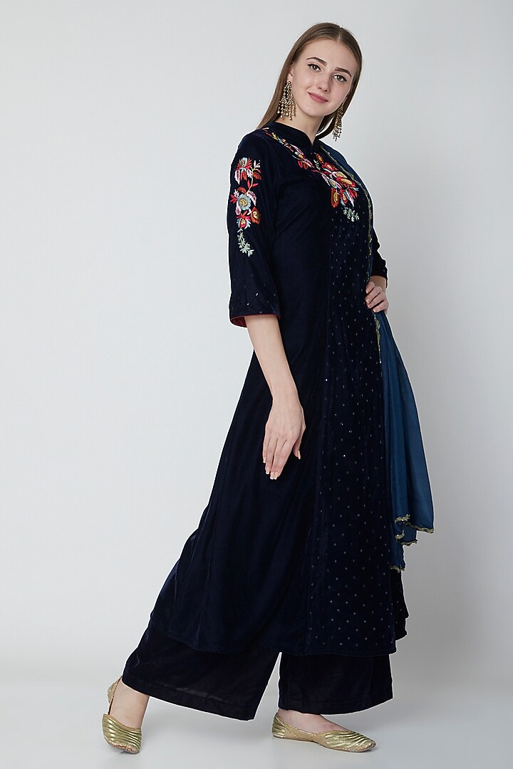 Navy Blue Embroidered Kurta & Palazzo Set by Swati Jain at Pernia's Pop Up Shop