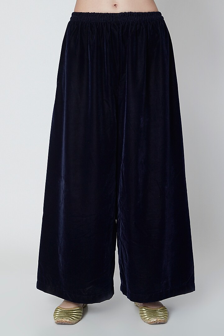 Navy Blue Embroidered Kurta & Palazzo Set by Swati Jain at Pernia's Pop Up Shop