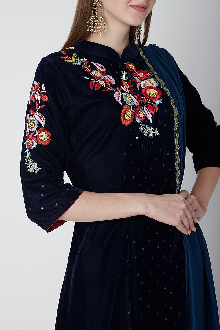 Navy Blue Embroidered Kurta & Palazzo Set by Swati Jain at Pernia's Pop Up Shop
