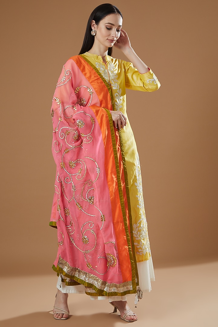 Blush Pink Embroidered Dupatta by Swati Jain at Pernia's Pop Up Shop