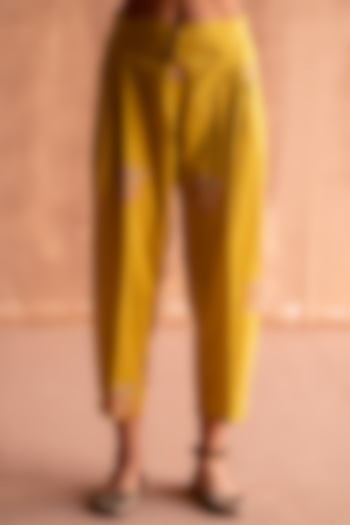 Yellow Cotton Cambric Printed Pants by Swatti Kapoor