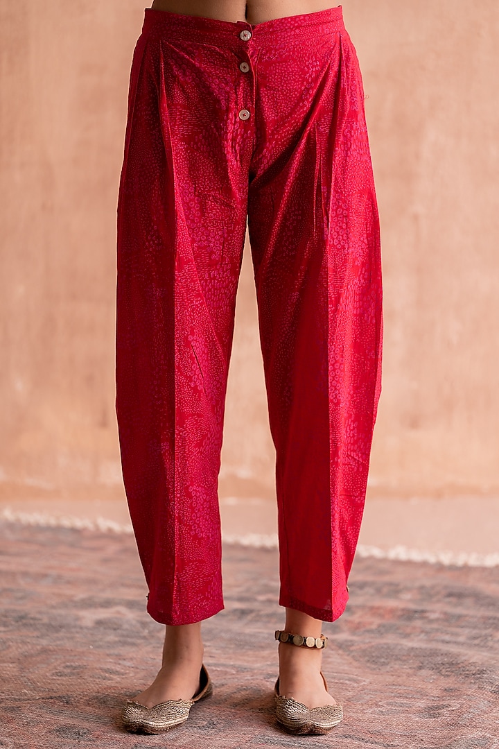 Red Cotton Cambric Printed Pants by Swatti Kapoor