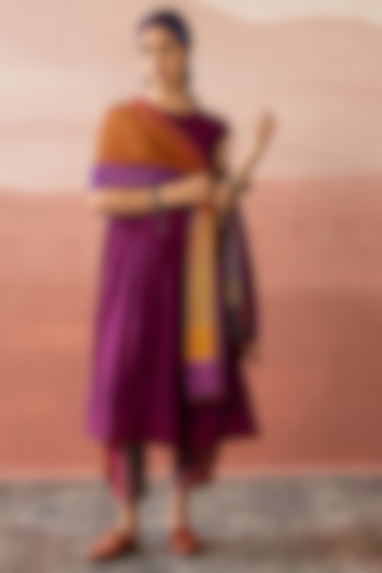 Purple Handwoven Chanderi Pintuck Kurta Set by Swatti Kapoor at Pernia's Pop Up Shop