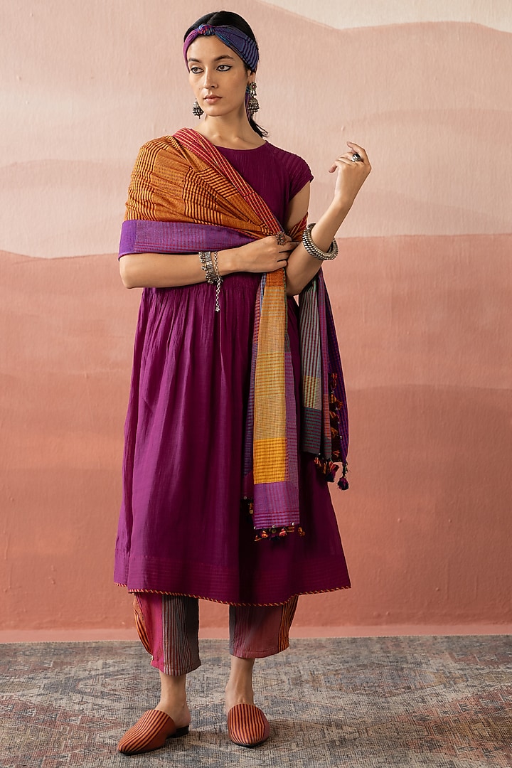 Purple Handwoven Chanderi Pintuck Kurta Set by Swatti Kapoor at Pernia's Pop Up Shop