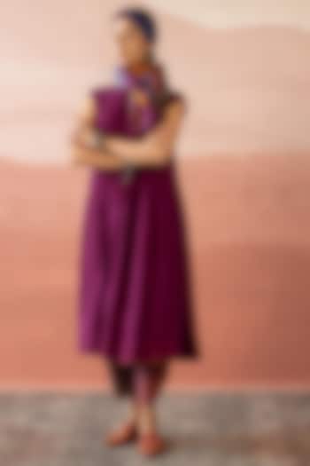 Purple Handwoven Chanderi Pintuck Kurta Set by Swatti Kapoor at Pernia's Pop Up Shop