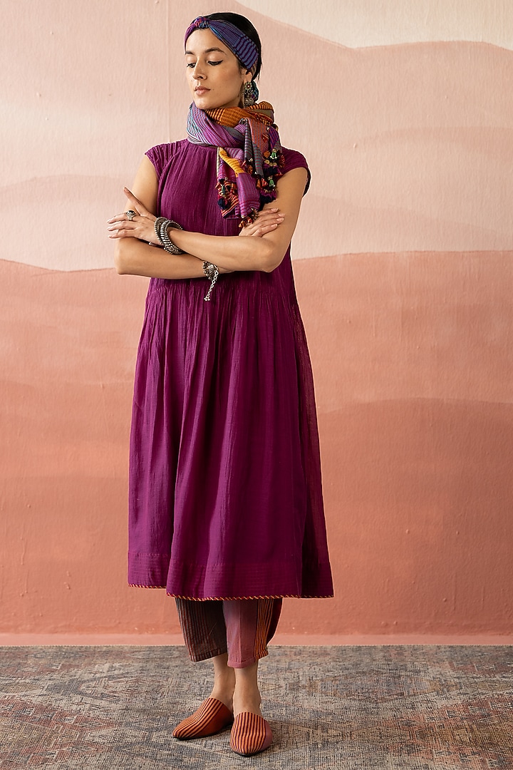 Purple Handwoven Chanderi Pintuck Kurta Set by Swatti Kapoor at Pernia's Pop Up Shop